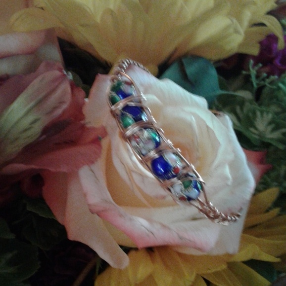 Copper wired bracelet, beautiful blue green beads. - Picture 1 of 6